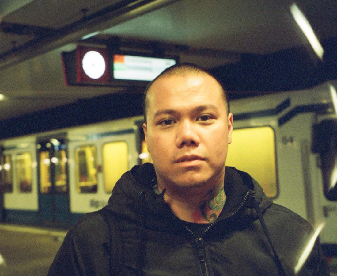 an image of archie at a metro station