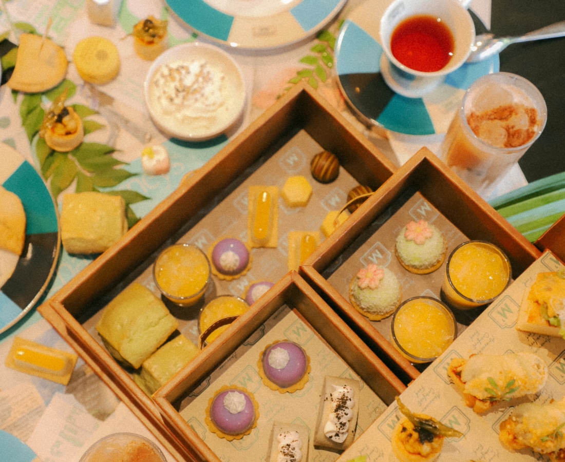 a photo of the high tea set at Madison's, Pullman Singapore Hill Street Hotel collaboration with Old Chang Kee