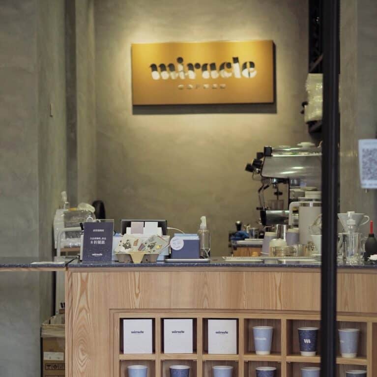 View from outside into the Miracle coffee shop