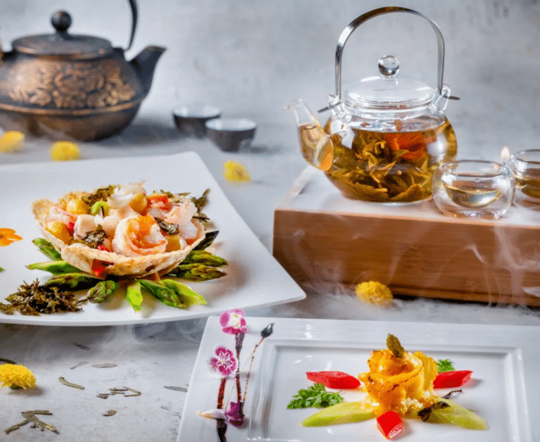 The Best Chinese Restaurants in Singapore for Cantonese Fare: Double-Boiled Soups, Dim Sum, Suckling Pigs, and More